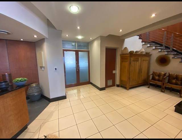818M² OFFICE TO LET IN CENTURY CITY